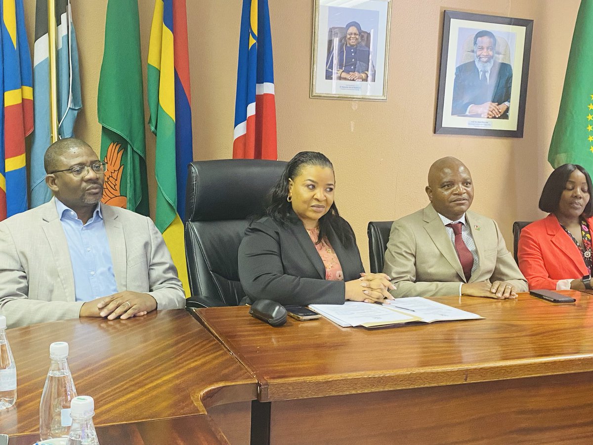 Murd_Namibia tweet media
