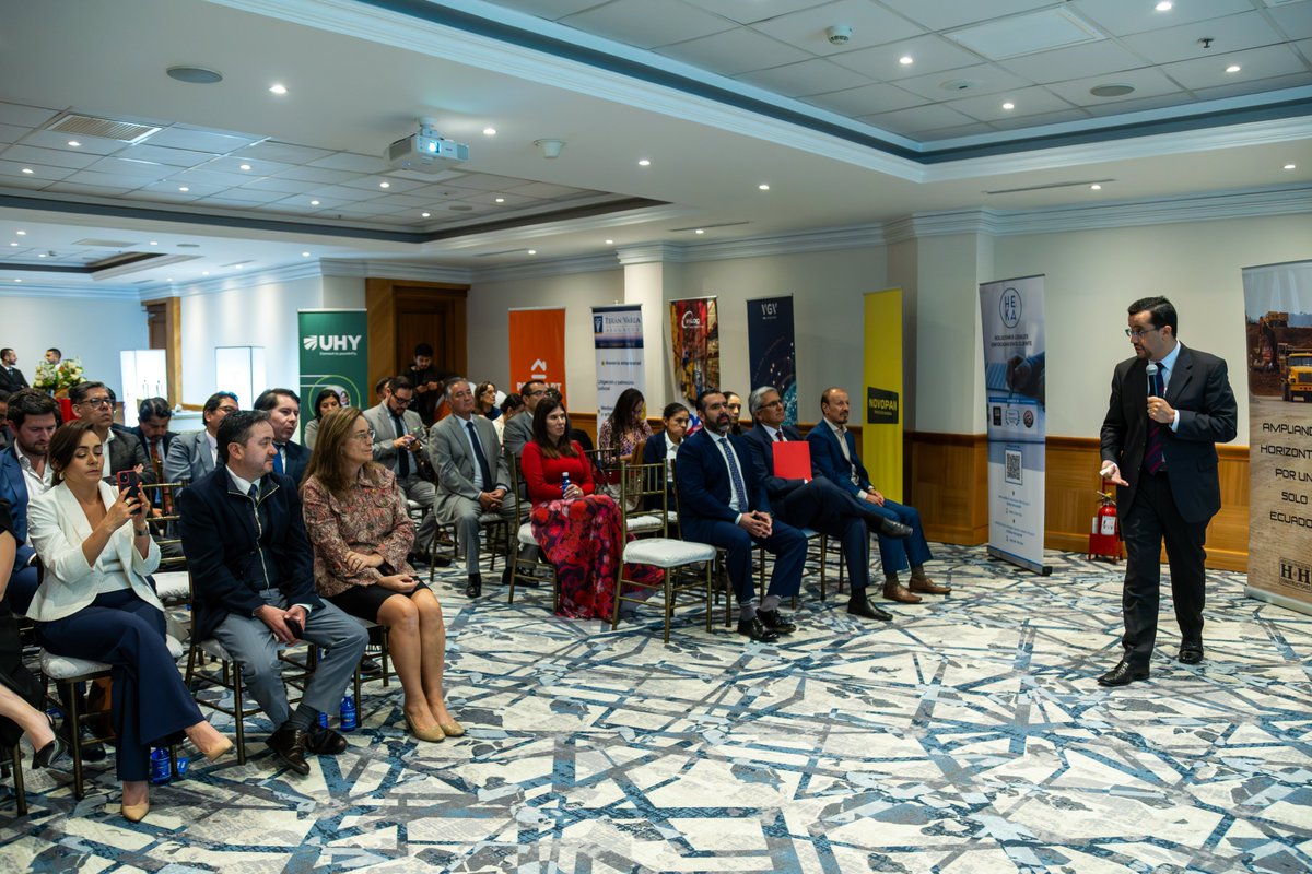 CAMEPE1's tweet photo. CAMEPE celebró su Asamblea General 2026 y eligió al Directorio 2026-2028.

Participaron el Embajador del Perú en Ecuador, Eduardo Zeballos, y el Viceministro de Industrias, Andrés Robalino.

Incluyó la exposición de Juan Rivadeneira y cerró con un cóctel con pisco 
#Ecuador #Perú https://t.co/sC71imb870