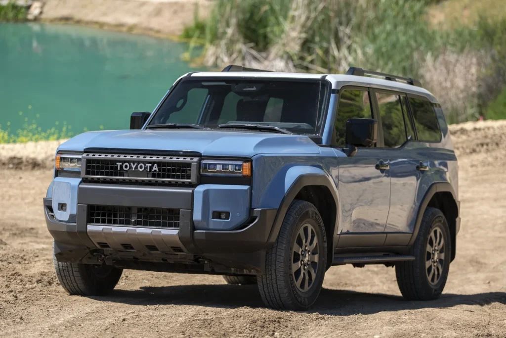 mahmadsohel's tweet image. 10 SUVs That Handle Saltwater Air on Coastal Highways daxstreet.com/cars/378958/10… #ford #nissan #toyota