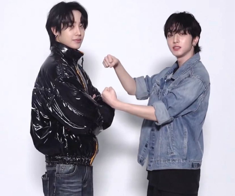JannaSmi's tweet image. they are so cute ☺️☺️

#xikers #HUNTER #YUJUN #싸이커스 #헌터