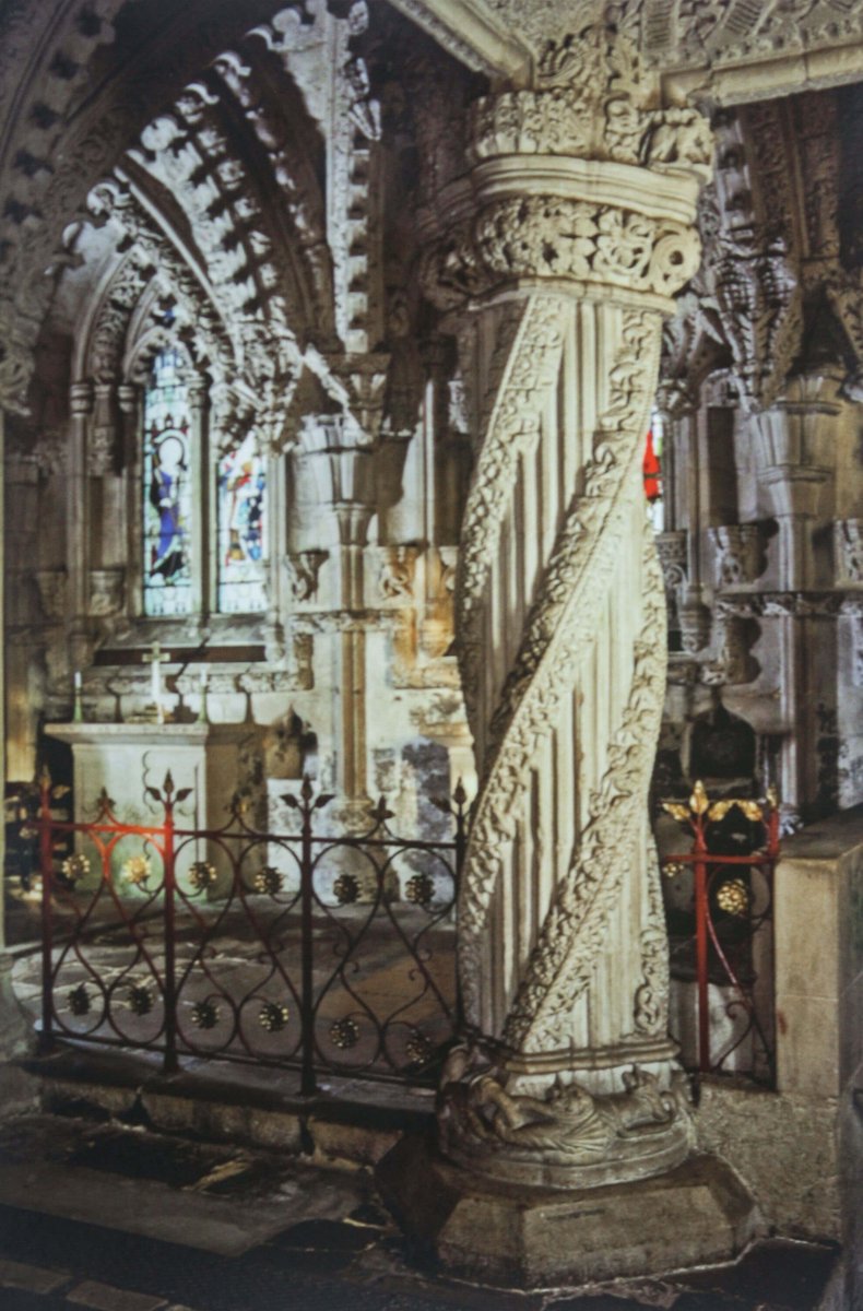 StephenGarone's tweet image. The Apprentice Pillar in Rosslyn Chapel, in Roslin Glen, #Scotland, holds one of the world’s best #legends. Learn more at stephentravels.com/top5/legends 🏴󠁧󠁢󠁳󠁣󠁴󠁿