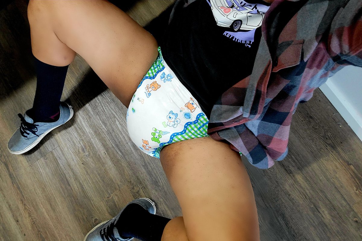 CrinklyZeph's tweet photo. Who wants to check this first? 

#abdl #diaperboy #abdlcommunity #abdlboy #diaperlovers #diaperboys https://t.co/mxgJOXEDmu