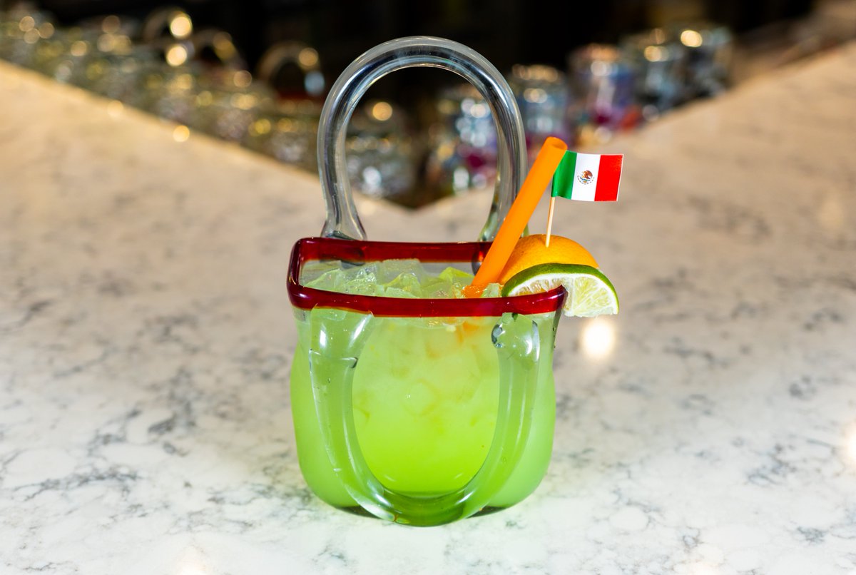 PSQDistrict's tweet photo. Happy Cinco de Mayo! To celebrate, visit 1942 Tacos and Tequila in the #psqdistrict and enjoy one of their signature margaritas. Check out the menu and plan your trip to the PSQ District with the dining guide at the link in our bio. 🌮✨🍹 
#clevelandeats #foodincleveland #dtcle https://t.co/MTMLfjI0ll
