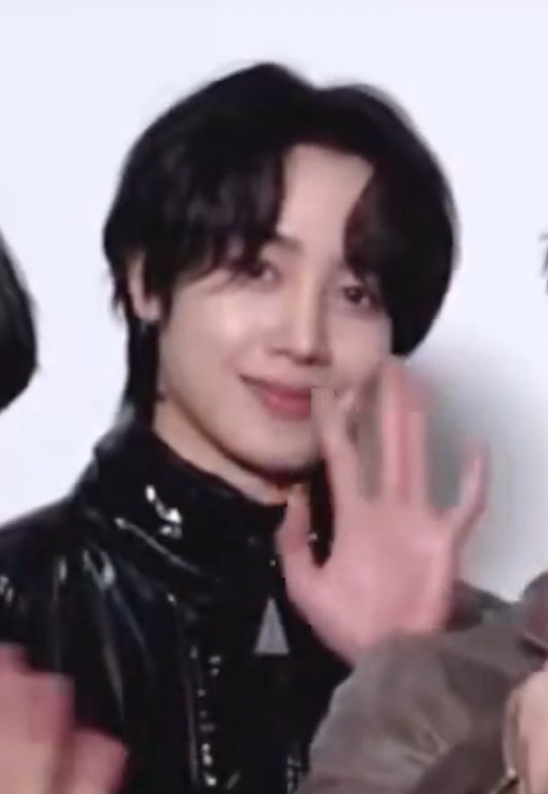 JannaSmi's tweet image. cutie pie 🤍

#xikers #HUNTER #YUJUN #싸이커스 #헌터