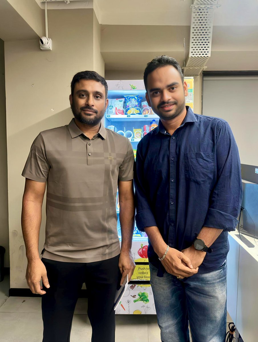 DalendraDev's tweet photo. Congratulations @RayuduAmbati Sir! 👏 

Coincidentally, around the same time this tweet was posted, I happened to meet him this evening! https://t.co/689j4GqoWO