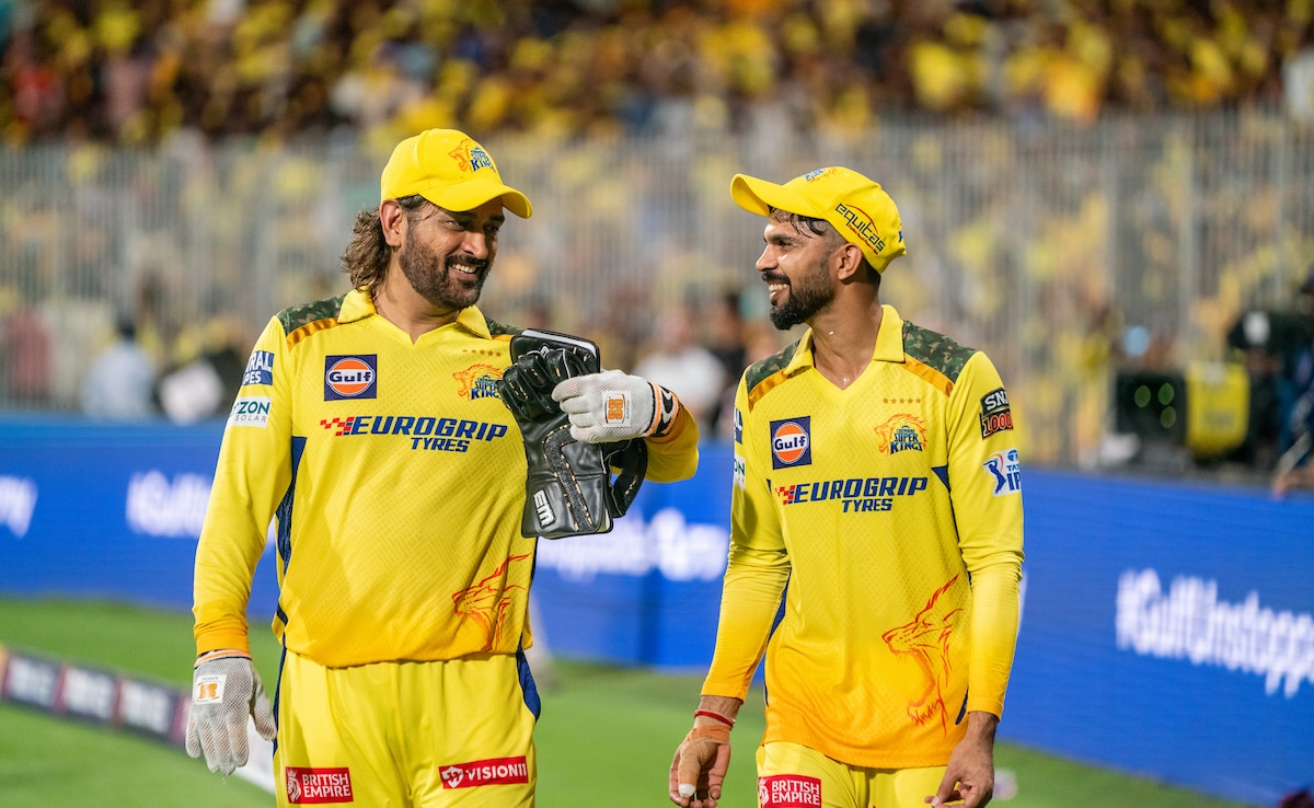 Dineshsuthar88's tweet image. CSK moves to mid of the points table with 10 points after tonight’s win over DC, keeping their playoff hopes alive. But one thing feels predictable – the moment they’re officially out of IPL, expect #MSDhoni for #CSK to show up in his vintage mode just for entertainment. #DCvsCSK