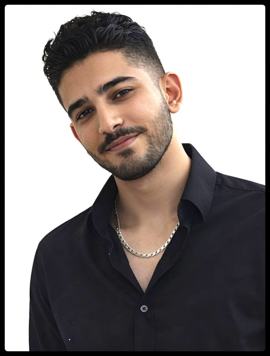 اسم ابوالفضل را شنیده بودید؟

او فقط یک جوان معمولی نبود؛ ورزشکاری بود پر‌تلاش، شاگردی زحمت‌کش در مکانیکی و دلبسته‌ی موسیقی با صدای گرم و گیتارش.

۲۷ ساله بود؛ ۱۹ دی‌ماه در تهران کشته شد...
#ابوالفضل_بهرامی