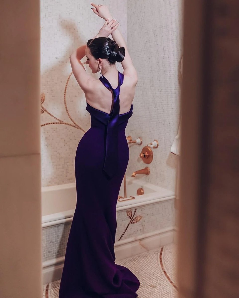 Rachel Brosnahan, a timeless idol at the Met Gala