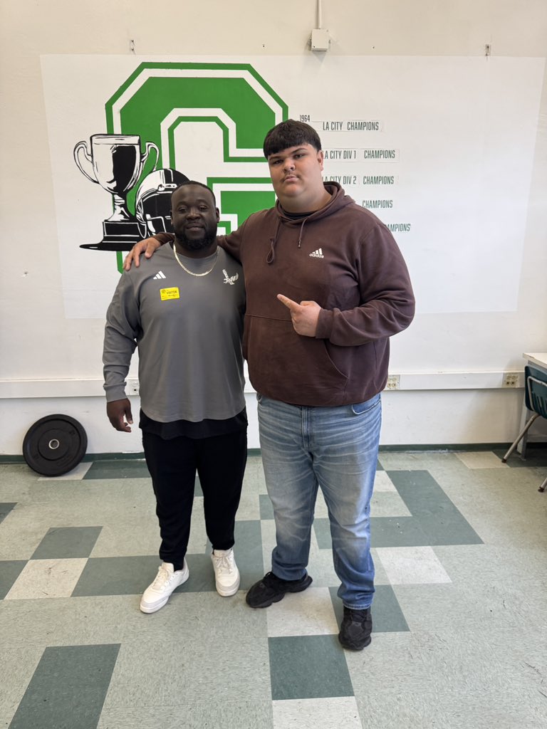BigGabe70's tweet photo. Had a great conversation with @_coachsmith_ appreciate u for stoping by 🙏 #AGTG https://t.co/vv4yA1t7yk