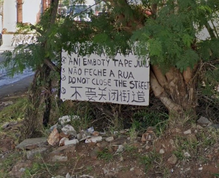 cuando los chicos vengan a py, pasen por lambaré y vean este cartel