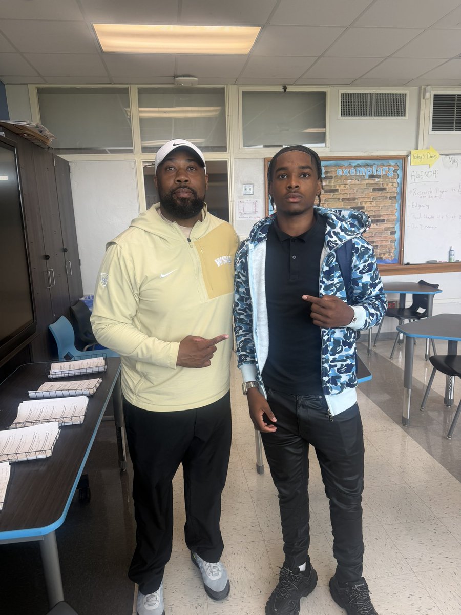 TerrenceIsaac1's tweet photo. Thank you! @Bilwilson52 for allowing me to stop in. @CarterFootball https://t.co/T6UykuF0uD