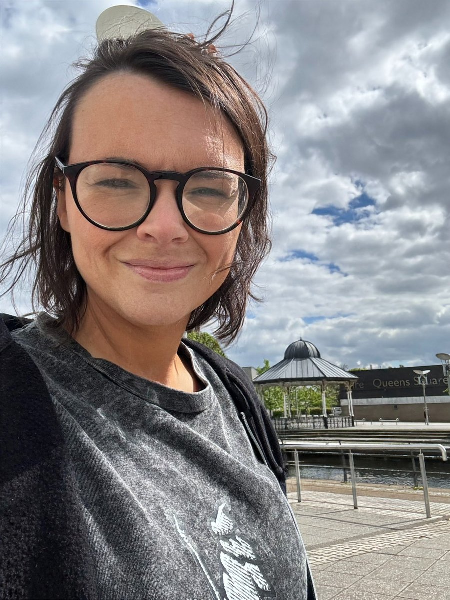 Alix2Win's tweet photo. Less than 48 hours to go until polls open on Thursday 7th of May. 
A beautiful day in Clydebank 😎 
You can stop an SNP majority by voting for the @ScotTories on your peach ballot paper 🗳️ https://t.co/OV0s4aM7gJ
