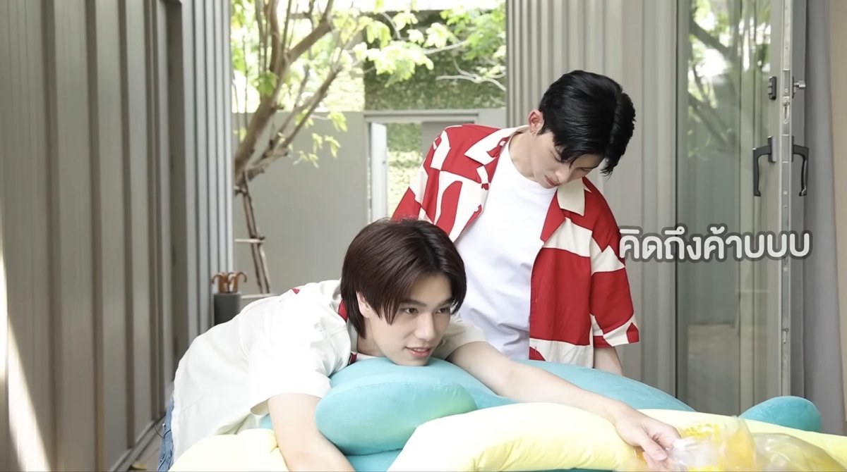 0104treasure1's tweet photo. ถึงพ่อพ่อจะแกล้งจะแซวพิ่เพิ่มยังไง แต่พ่อพ่อก็ชอบมากอดมาฟัดพิ่เพิ่มตลอดเลยน๊าาา เขารักลูกชายหมีสีอควาคนนี้มากๆ นะ ก็เกิดมาจากความรักจนมีหัวใจติดที่แก้มออกมาเลย💕🧸🎧
//และใช่ค่ะคนที่น่าอิจฉาที่สุดคือคุณณราวิชญ์ที่มีแฟนและลูกที่น่ารักขนาดนี้
#PondPhuwin #ปอนด์ภูวินทร์
#PERMPOO https://t.co/gnAfVxc6V3