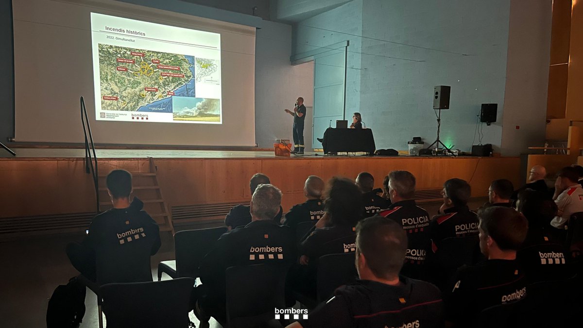 bomberscat's tweet image. Avui #bomberscat #RELleida hem celebrat una jornada d'incendis forestals a Ponts. Hem treballat amb totes les agències implicades en aquestes emergències els reptes de present i futur dels incendis a la Vall del Segre

@agriculturacat #ADF @mossos @emergenciescat @agentsruralscat