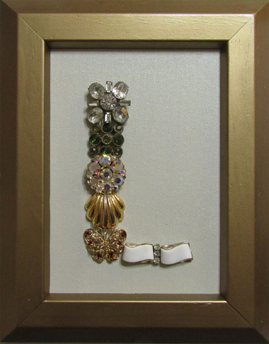Carolyn40679267's tweet photo. Framed Jewelry Art Letter L #Handcrafted #VintageJewelry #FramedJewelryArt #JewelryLetterArt #LetterL #DaughterSisGift #OOAK #Original #Collectible #Decor #UniqueGift
https://t.co/K2J7uQHek4 via @jimmiesart https://t.co/wxoGSl4rhX