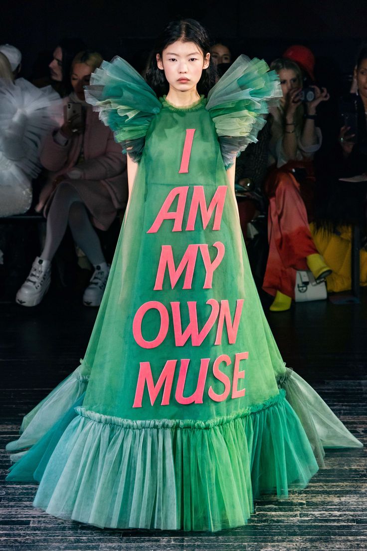 YouAreMyBezoar's tweet photo. Absolutamente devastada ante la falta de Viktor &amp; Rolf en la gala de anoche https://t.co/JaDGeDU4h5