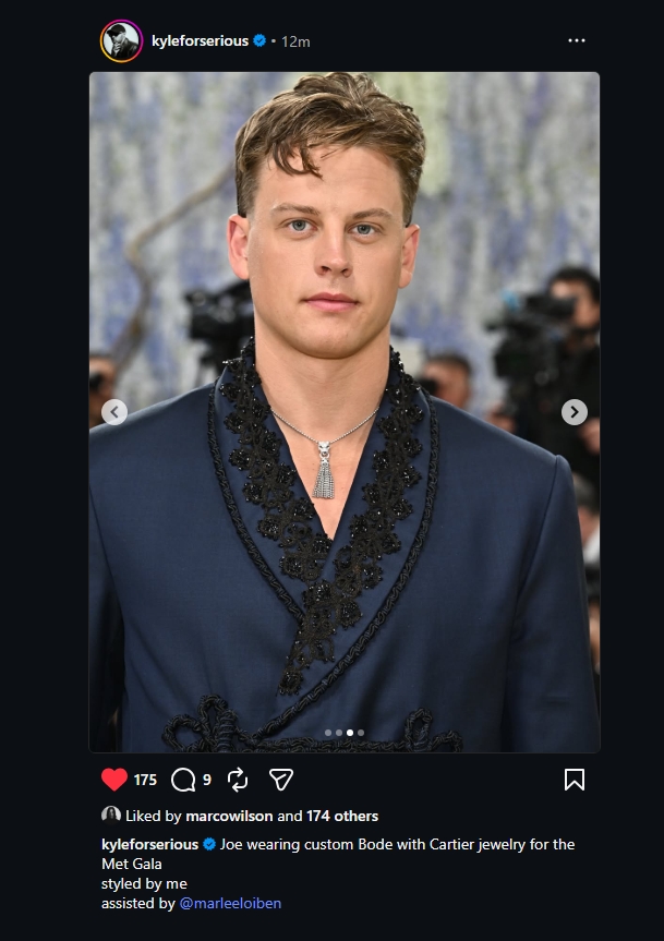 Jennife45487237's tweet image. From Joe Burrow's Fashion Stylist, Kyle Smith IG page

Joe is wearing a Custom Bode with Cartier jewelry
Styled by Kyle Smith Assisted By: Marlee Loiben

#Bengals #RuleTheJungle #WhoDey