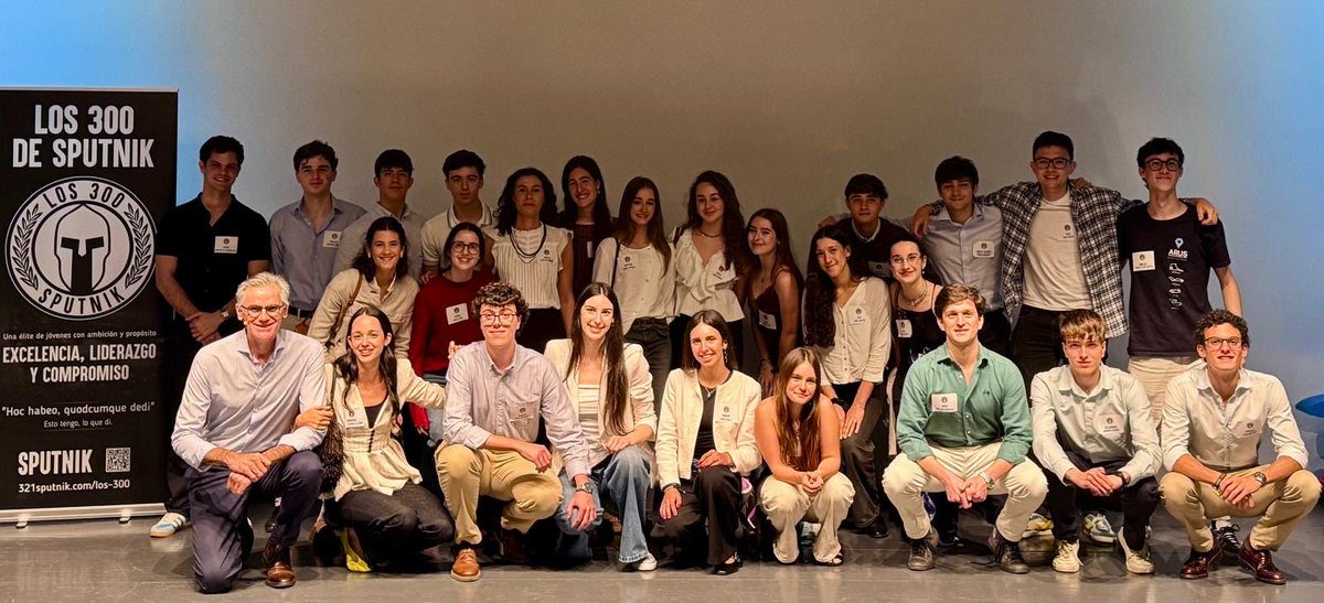 albaydar's tweet photo. Paula Duque, de 2º Bachillerato Tecnológico, entra en “Los 300” de @321_sputnik , un grupo exclusivo de jóvenes con talento y liderazgo 🚀

¡Enhorabuena!

#bachillerato #talento #yosoydealbaydar https://t.co/IpoO4KOrZq