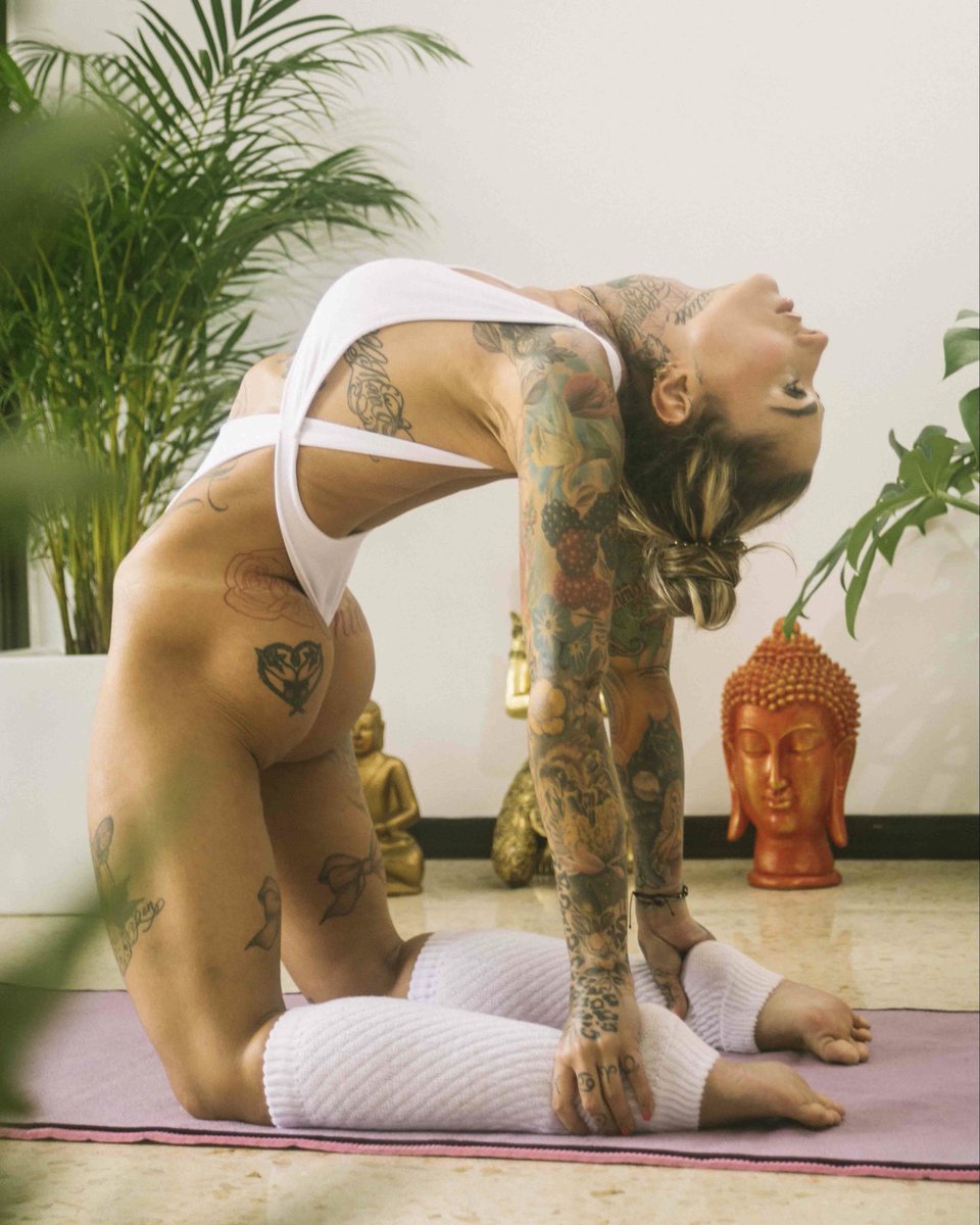 virtualmermaidx's tweet photo. 🧘‍♀️🌬✨🌿💸 https://t.co/zC6ftAH6Hf