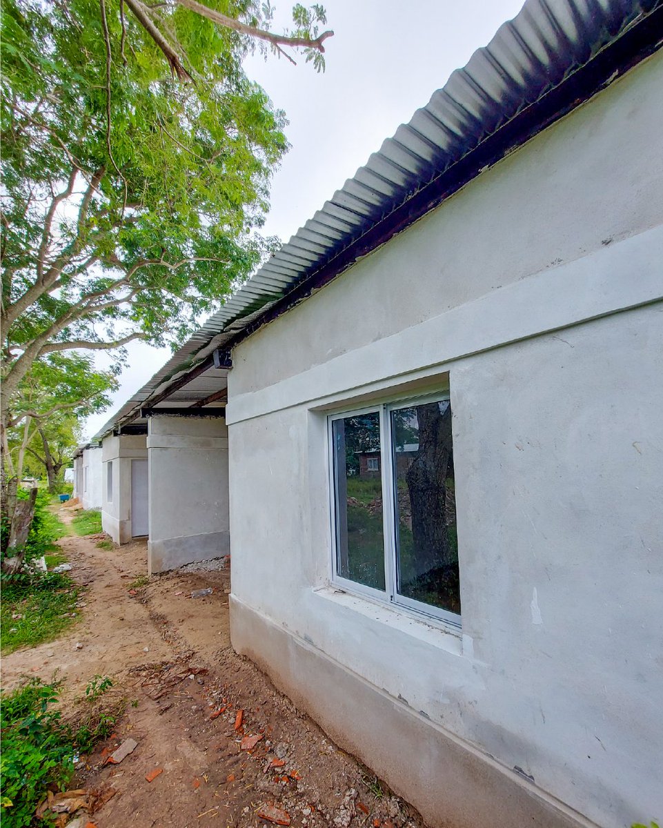 invico's tweet photo. Estamos construyendo 10 nuevas viviendas del programa #Oñondivé para los vecinos de #Goya. ¡Seguimos trabajando para que más familias correntinas accedan a su techo digno! 🙌🏡 #SiempreCerca https://t.co/80JNmAieCX
