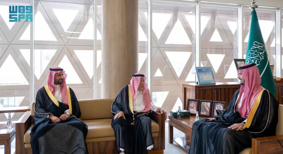 SPAregions's tweet photo. محافظ الدرعية يستقبل وفدًا من أسرة السالم.
https://t.co/cP8A1Y4yIX
#واس https://t.co/3AaYArcI4t