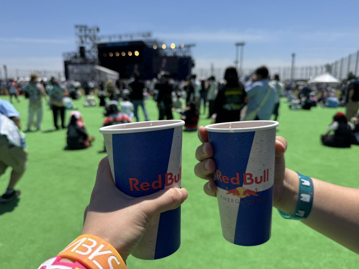 cr_sa17's tweet photo. 2日よりゆったりスケジュールだったはずなのに、1アーティストでの体力の消費が大きくて結局へとへと😇
DJ和は過去一自分好みのセトリで、最終日だからってことで時間も長くて嬉しかった🙌 https://t.co/2Levjp1jEi