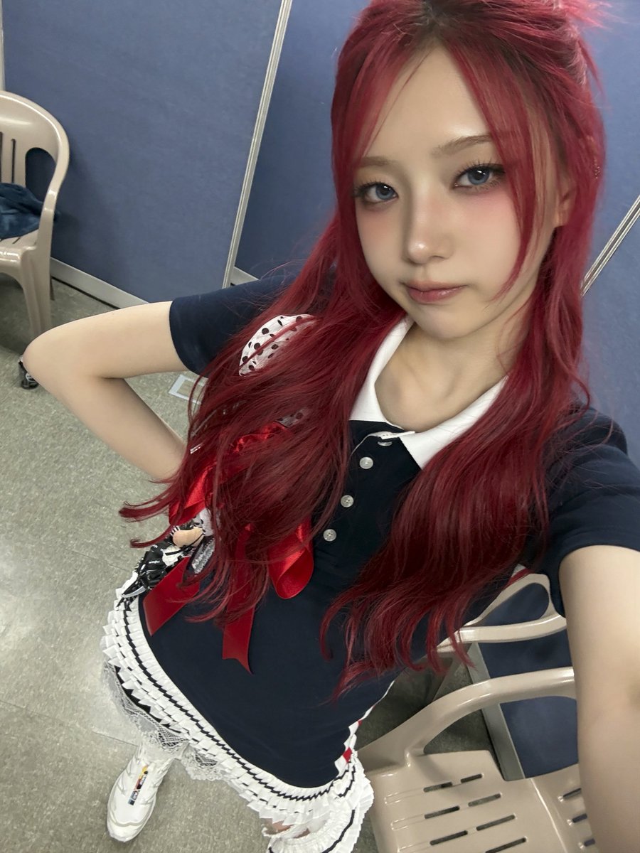 yeeunclips's tweet photo. this look is so cute https://t.co/u7oRka3jQM