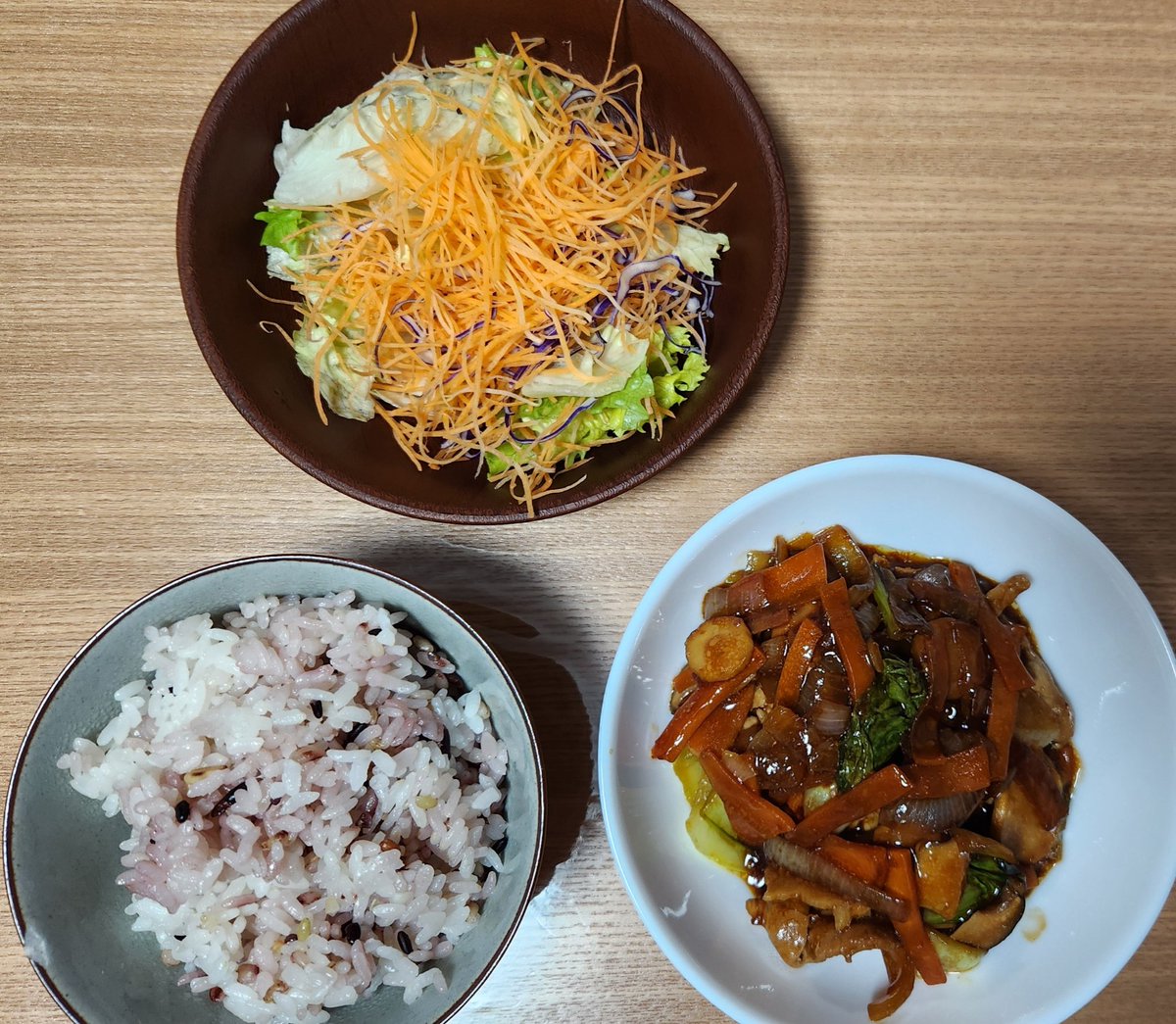 __f_laylax_7__'s tweet photo. ①豚と野菜炒め　味付けなんだったか忘れた
②豚ともやしとピーマン炒め　鶏ガラスープ小さじ2
③鶏もも　SBレモンペッパー
④鮭　味なしだった　表記見た方がいい https://t.co/6NOSbWj4hi