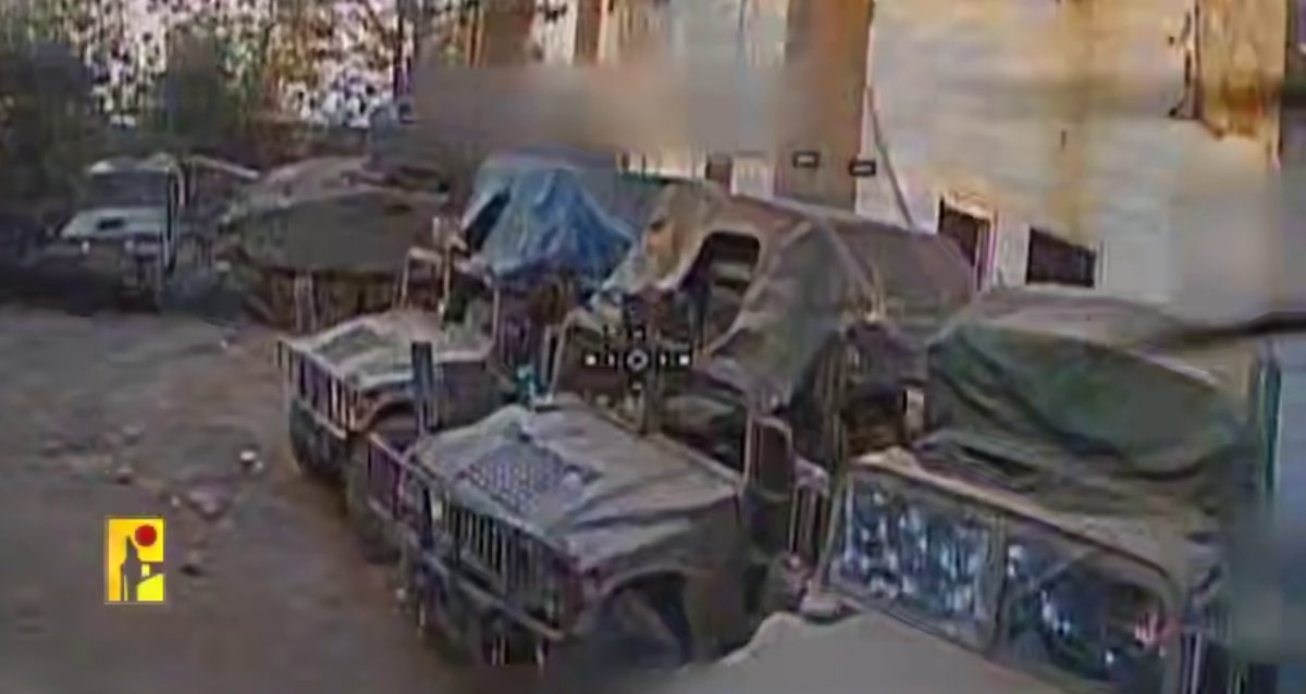 federicoborsar1's tweet photo. On April 30, #Hezbollah used a fiber-optic #FPV #drone to hit the same #IDF HMMWV that it struck the day prior in Al Bayada.
Fragmentation damage from the previous strike is visible on the windshield of the other HMMWV on the right.

📍33° 9.783'N 35° 10.803'E https://t.co/Sue0rx4hfK