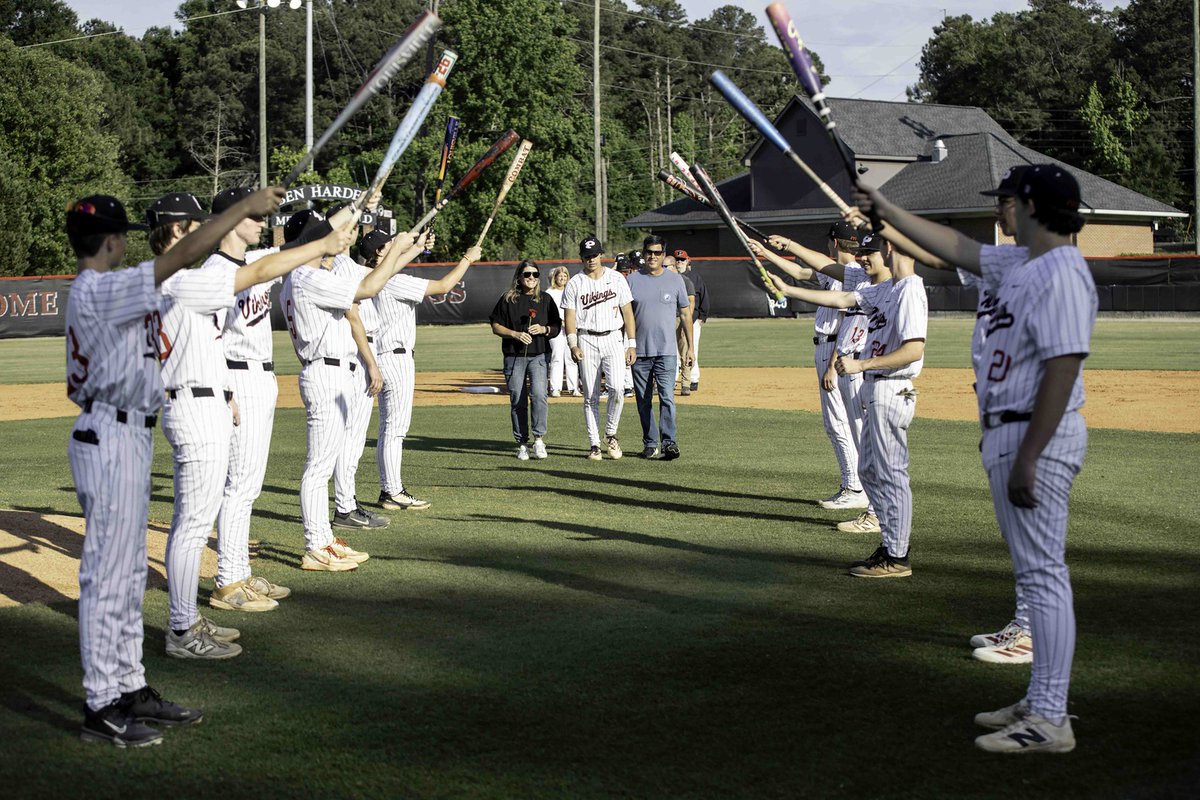 FPDVikingSports's tweet photo. BASEBALL SENIOR NIGHT 2026!!  Thank you parents for partnering with us... last night was a beautiful celebration of some remarkable young men.  Thank you moms for your heartfelt decoration skills in the locker room -- Nobody does it better!!!  #ProudtobeaViking  #FPDBaseball https://t.co/dADFFM4kg3