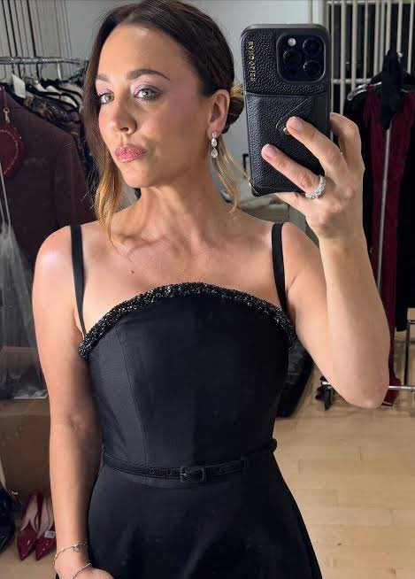 kaley Cuoco tweet media