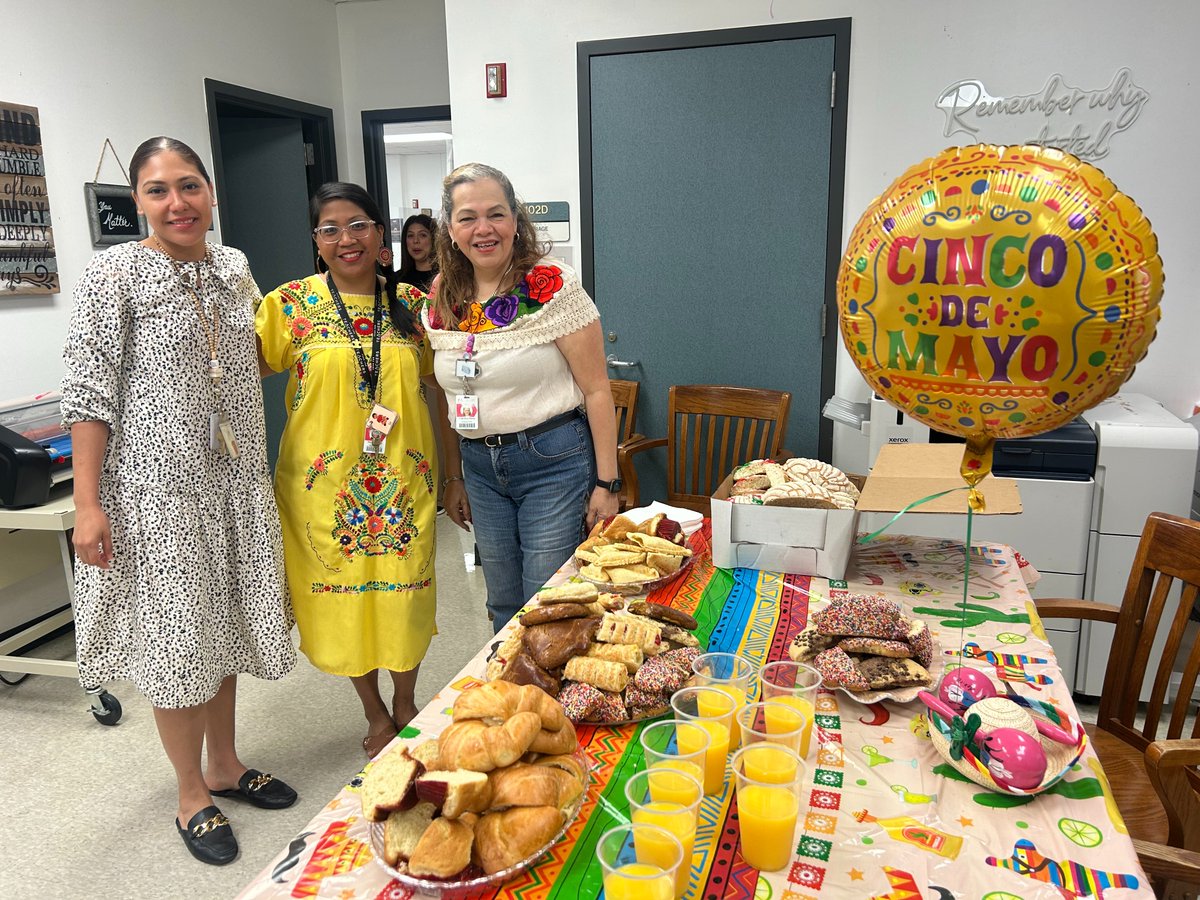 Hinojosa_AISD's tweet photo. Day 2 of Teacher Appreciation Week + Cinco de Mayo celebration 🇲🇽✨
@Hinojosa_AISD  staff enjoyed delicious pan dulce—thank you to the Flores Sisters for the sweet treat! 💛 #TeacherAppreciationWeek #AldineStory @AldineISD https://t.co/449BOYVbHk