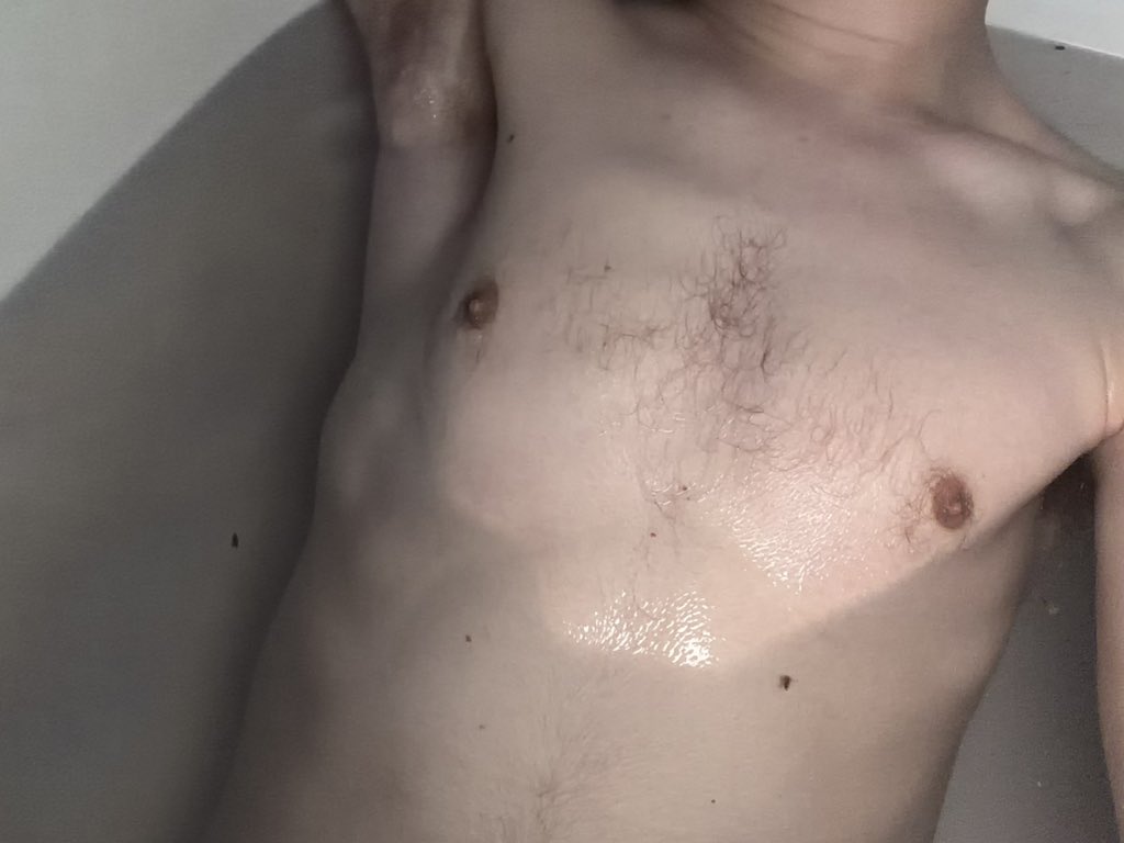 thumbboydong's tweet photo. boy have another wet pics

#goodboy #hairyboy #cockboy @BillHardwickxxx @batorboy #gooner https://t.co/9NE8fy0IRh