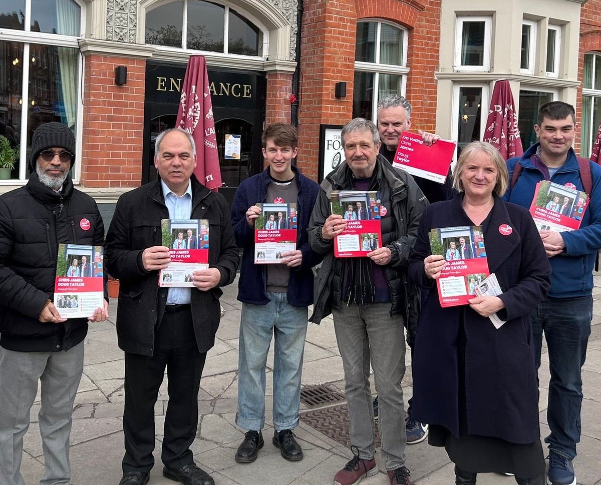 Jacobcousens's tweet photo. Great to be back on the campaign trail in Palmers Green 💥🌹

Lots of young voters appalled by the Greens' blatant NIMBYism and consistent opposition to new affordable homes across Enfield! #VoteLabour https://t.co/qcMWtYceOf