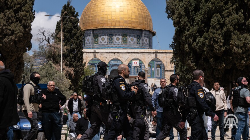 anadoluagency's tweet photo. Israeli officials call for mass incursions into the Al-Aqsa Mosque on Friday to mark the East Jerusalem occupation

May 15 marks the anniversary of Israel’s occupation of East Jerusalem in 1967, according to the Hebrew calendar https://t.co/6444xViP8e https://t.co/U219VyHTfl