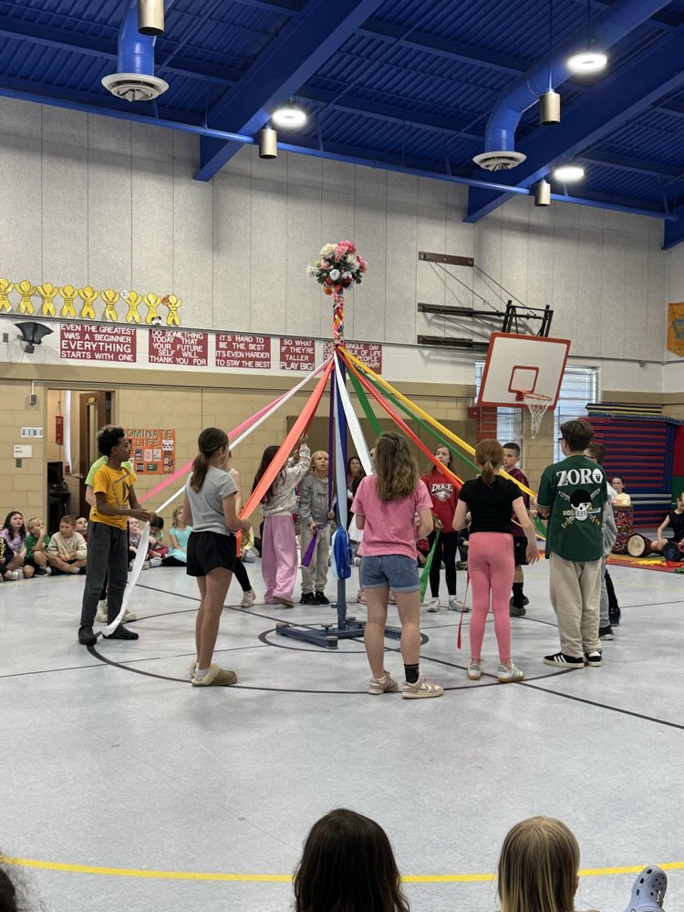 DealeAACPS's tweet photo. Mayfest magic at Deale! 🌸 Our school came together as students sang, played instruments, and danced—thanks to Ms. Woodside’s guidance. Fifth grade wrapped the maypole in tradition. A spectacular, moving way to celebrate May 1! 🦅 #DealeEaglesSOAR #AACPSawesome #BelongGrowSucceed https://t.co/bexstNUr6z