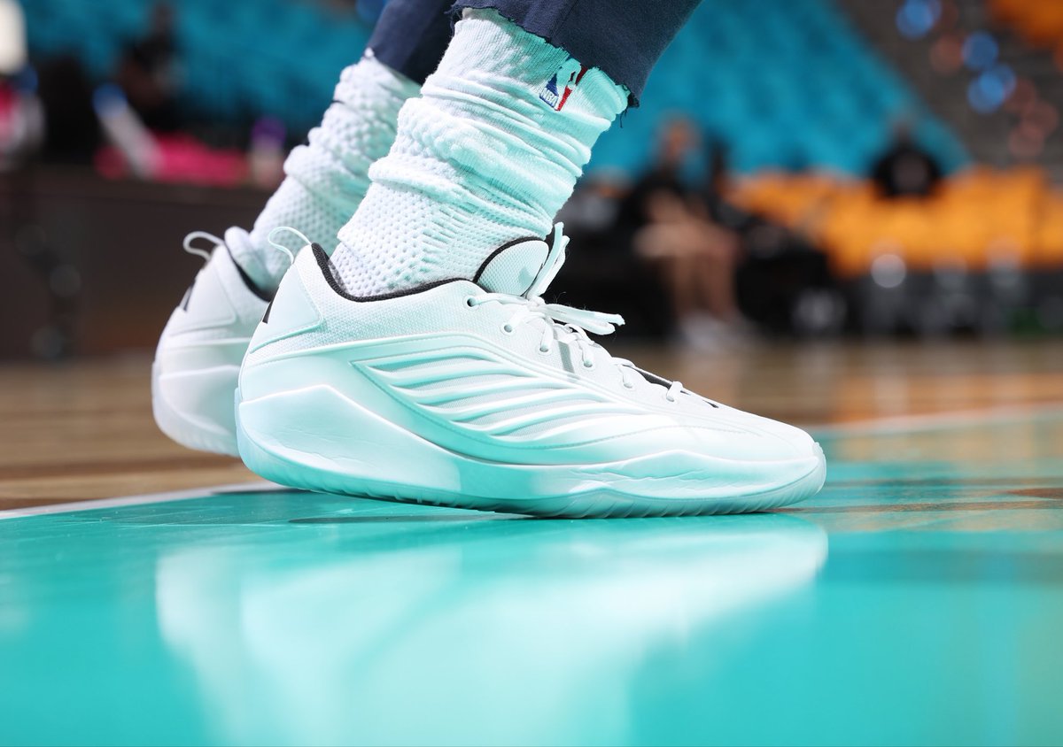 SLAM Kicks tweet media