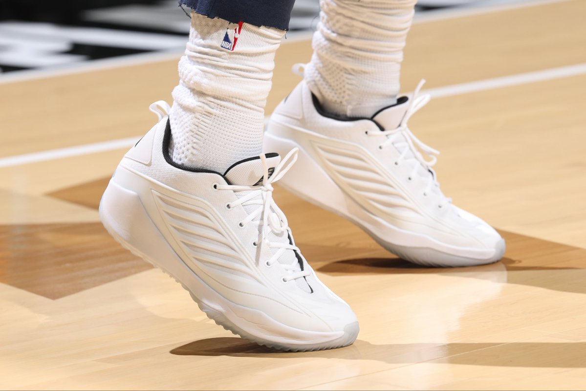 SLAM Kicks tweet media