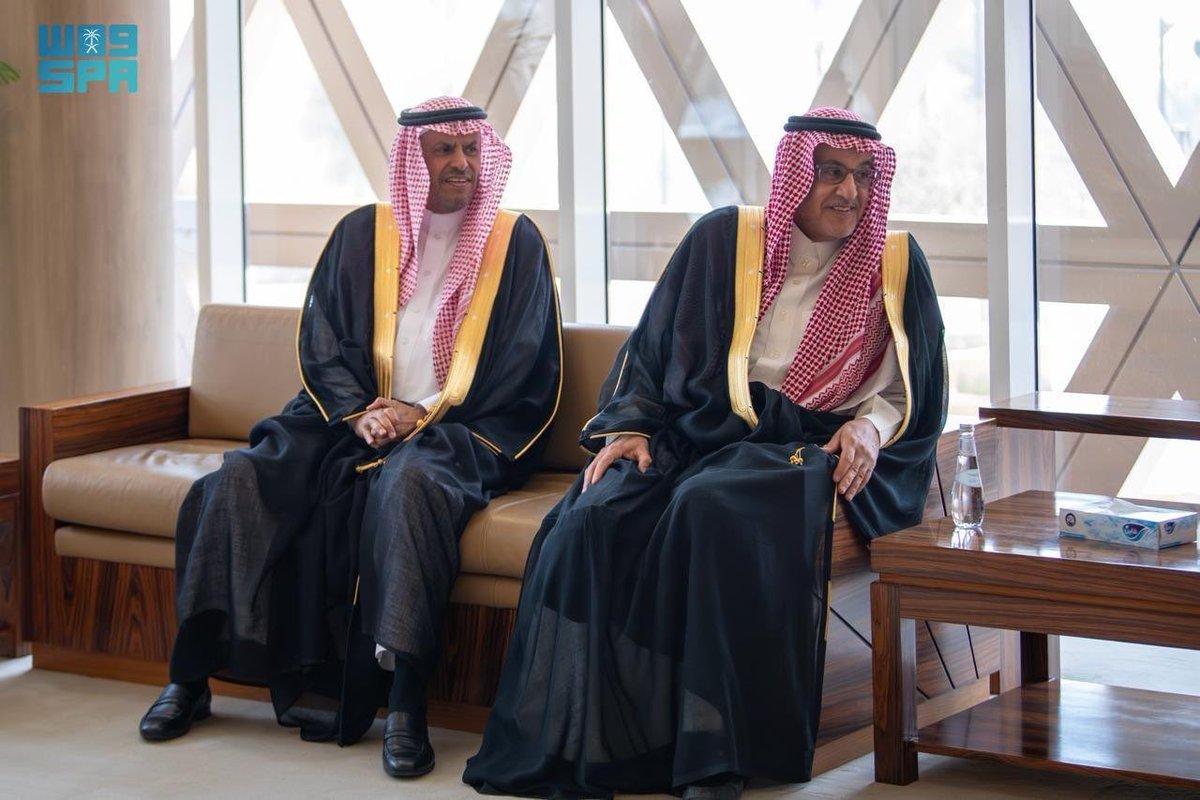 rkn1199's tweet photo. محافظ الدرعية الأمير راكان بن سلمان يستقبل وفدًا من أسرة السالم. https://t.co/SWXobyGnMi