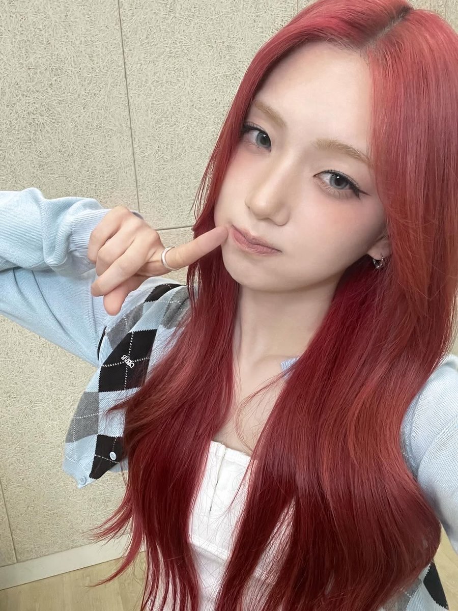 yeeunclips's tweet photo. happy children’s day <3 https://t.co/aZ5gSjSU3t