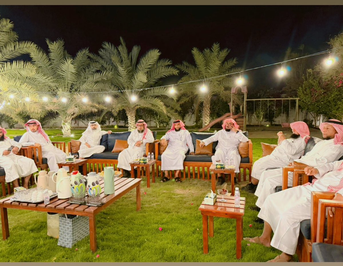 itam_bisha's tweet photo. #تكريم |
في مشهدٍ يليقُ بالعطاء ويُجسّدُ الوفاء، تكرُّم جمعية #رأفة أعضاء مجلس الإدارة السابقين تقديرًا لمسيرتهم المُلهمة.
كما تم #الترحيب بالمجلس الجديد والموظفين الجدد من  الإدارة التنفيذية بثقةٍ وأملٍ لمواصلة البناء.
شركاء جدد في الرحلة نحو أثر أعمق وإنجازٍ أبقى. 
#رأفة https://t.co/jzP4mY7q7W