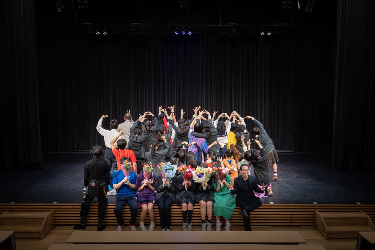 nichi2_drama's tweet photo. ☆FINAL STAGE＋新入生歓迎公演＋高3引退公演

無事終演‼️

246名のお客様をお迎えし、怒涛の4本立てを完遂しました。本当にありがとうございました✨
我々は再演をしません。今のメンバーでしか成し得ないからです。新作に向かうのみ。
引退する3人、演劇部は通過点。今以上に幸せになってください。 https://t.co/GAoDp6vwRs