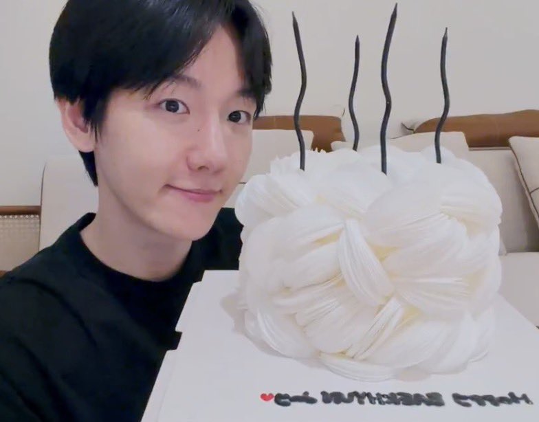 baekhyunnie's prettiest birthday cake