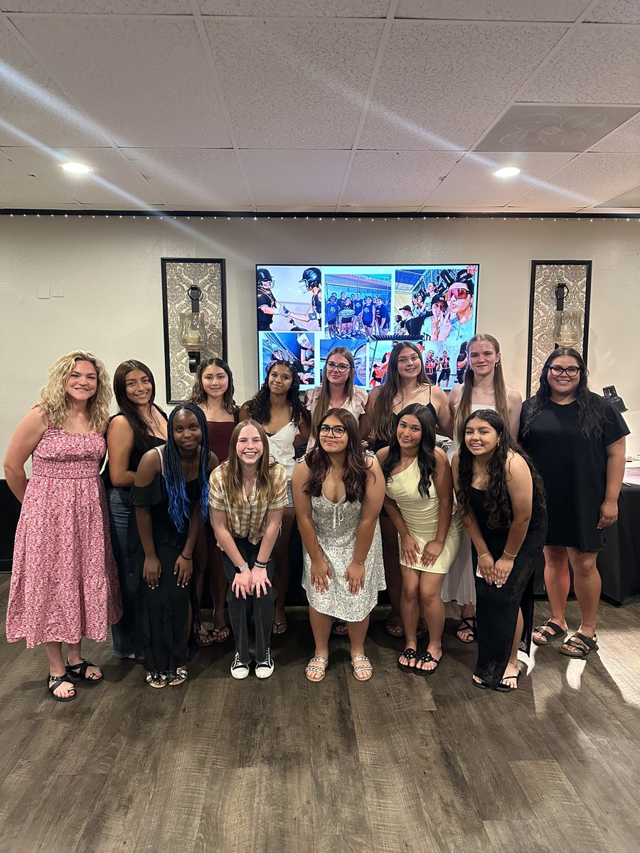 CDS Aztec Softball 🥎 tweet media