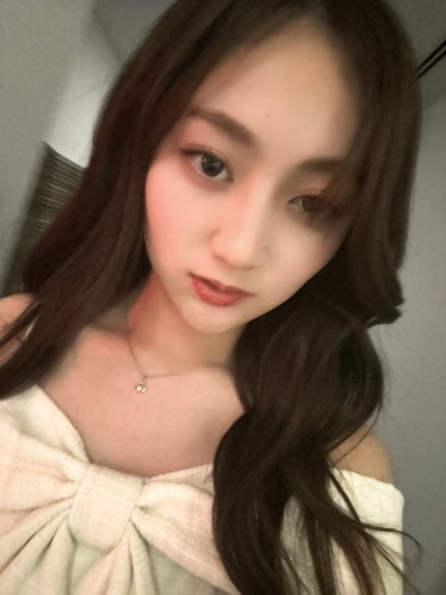emma_tsukishiro's tweet image. 明日！5/6   22:30〜
 #おやすみっちゃリアル 🌙(TiktokLive)
します！！

｢Fivesta｣に向けてネタバレしないように
します笑

明日ねん🙌