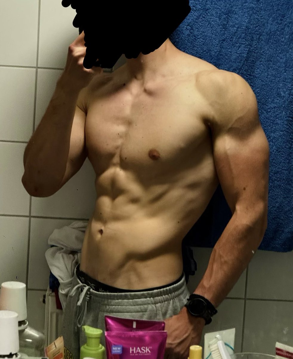 MarkUlm254's tweet photo. Tell me what you wanna do when seeing me 😈 https://t.co/NWfnAHKtUU