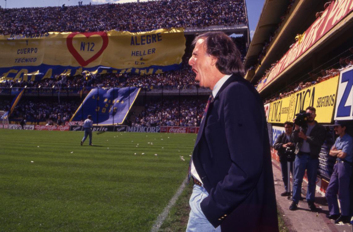 Un día como hoy de 2024 fallecía César Luis Menotti.
Jugó en Boca 18 partidos, convirtió 6 goles y obtuvo el Campeonato de 1965.
Fue DT del CABJ durante el año 1986.