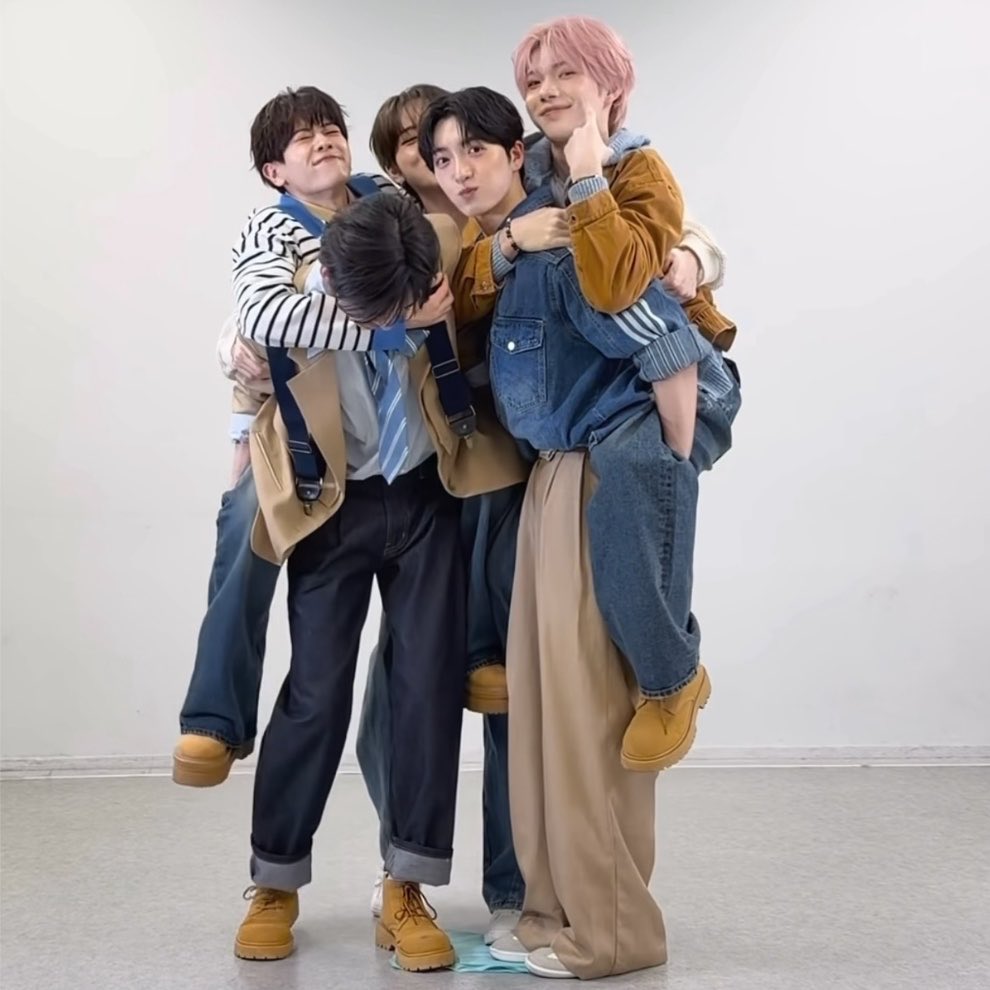 mi🐰🏹 tweet media