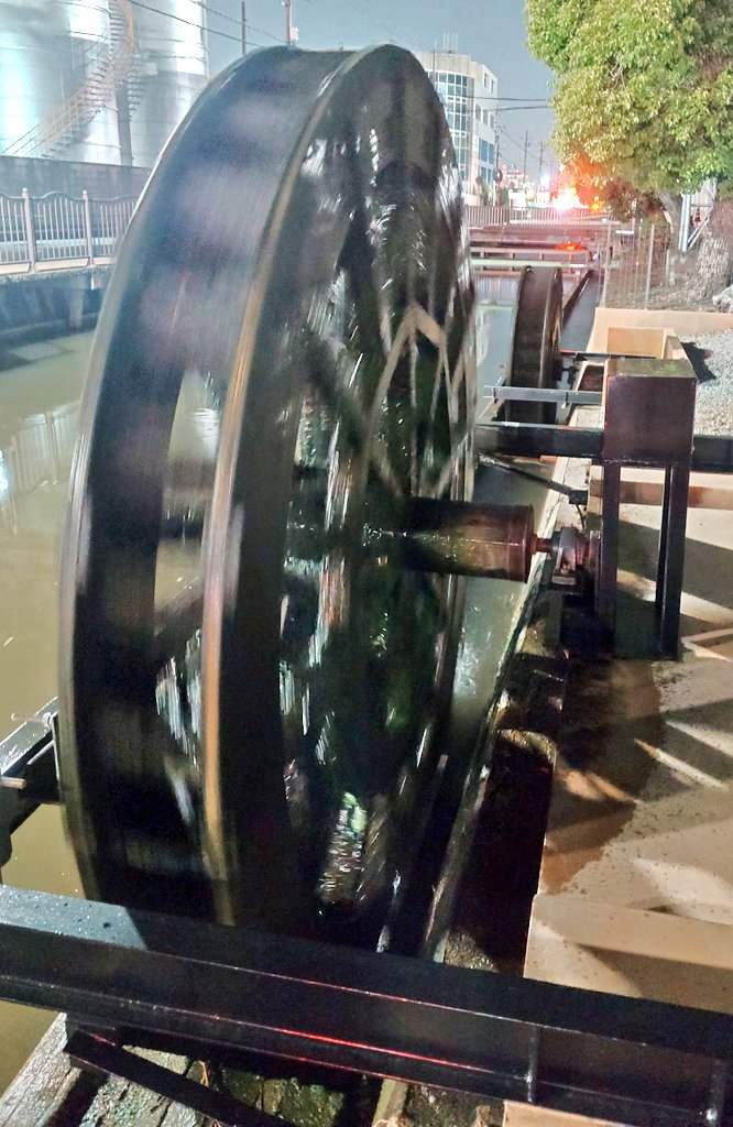 一足先にGW終了の水車の番人中👮‍♂️ ちょっとだけ掃除🧹 窓ぐらい