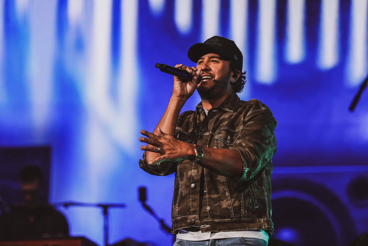 Luke Bryan tweet media